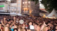 Marktplatz voller Menschen, Quelle: DTF