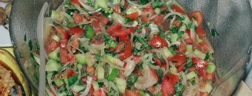 Schale mit buntem Salat