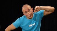 Murat Topal gestikulierend auf der Bühne, Quelle: DTF