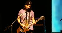 Bassist auf der Bühne, Quelle: DTF