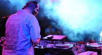DJ am Mischpult, Quelle: DTF