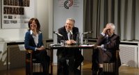Sibylle Thylen, Zülfü Livaneli und Dr. Klaus Kreiser sitzen zusammen am Tisch, Quelle: DTF