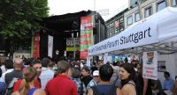 Zelt des DTF und stehendes Publikum, Quelle: DTF