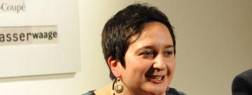 Dr. Şebnem Bahadır spricht lächelnd