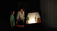 Schattentheater vor Silhouette des Publikums, Quelle: DTF