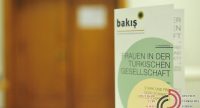 Flyer mit Überschrift Frauen in der türkischen Gesellschaft, Quelle: DTF