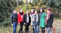 Gruppenbild junger Frauen im Wald, Quelle: DTF