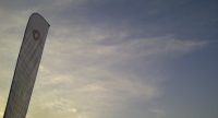 Banner des DTF vor wolkenverhangenem Himmel, Quelle: DTF