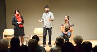 Ali Aksoy, Ugur Uygar und Elif Polat vor Silhouette des Publikums, Quelle: DTF