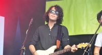 Gitarrist enstspannt mit Sonnenbrille, Quelle: DTF