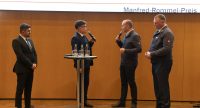 Vier Männer auf der Bühne im Gespräch, Quelle: DTF Stuttgart, Fotograf/in: Leif Piechowski
