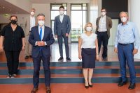 Vertreter*innen des DTF mit Oberbürgermeister Dr. Frank Nopper, Quelle: LHS Stuttgart, Fotograf/in: Leif-Hendrik Piechowski